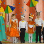 Сценка "Модница -Лисица" дети подготовительной к школе группы , в роли Осени воспитатель Шван С.О.